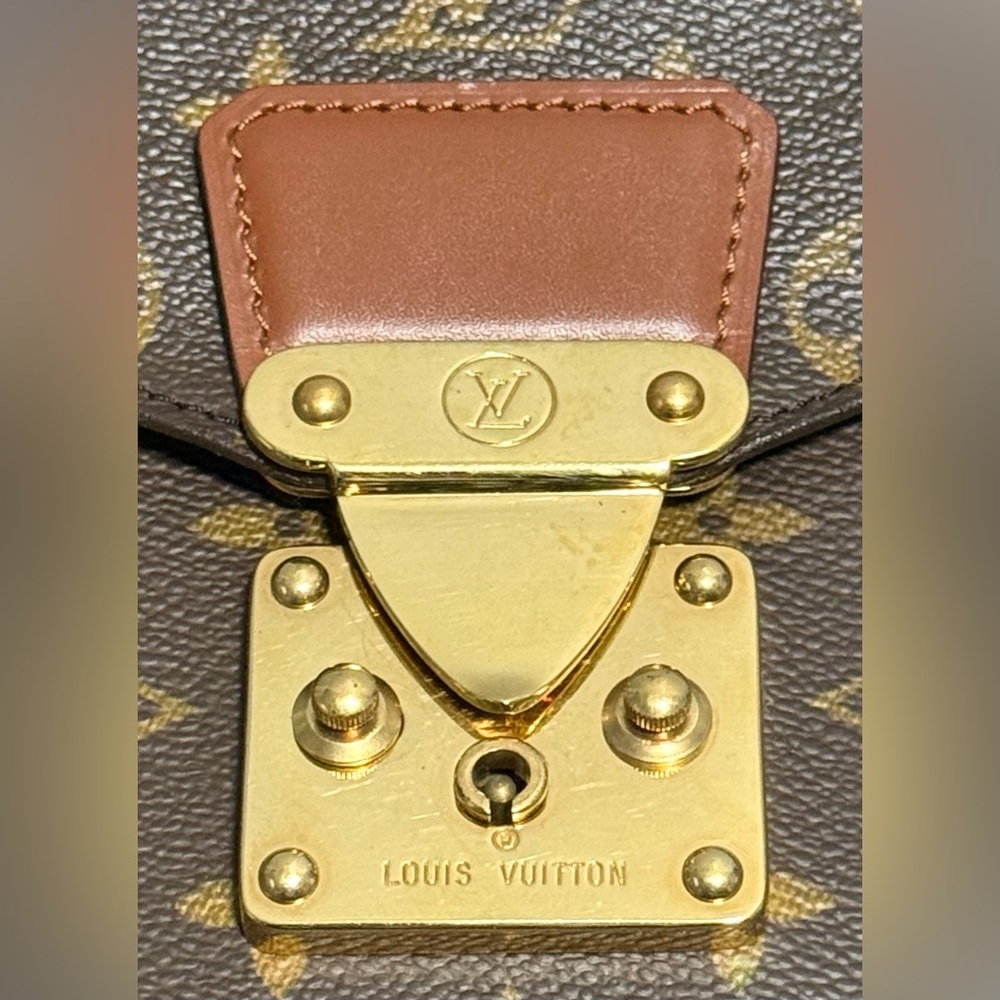 LOUIS VUITTON Vintage Monogram Concorde Hand Bag - Picture 16 of 16